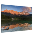 Eibsee im Alpenglühen – Zugspitzmassiv spiegelt sich im türkisklaren Wasser, Leinwandbild auf 2 cm Keilrahmen, Fine-Art-Fotografie Christina Bauer Photos
