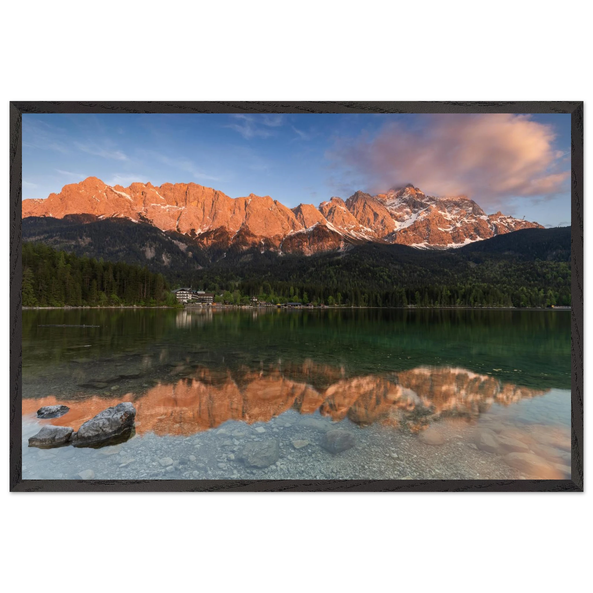 Eibsee im Alpenglühen – Fine-Art-Fotodruck , schwarzer Holzrahmen